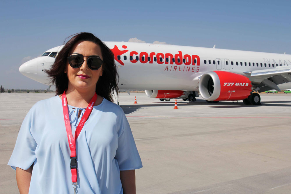 Corendon авиакомпания отзывы. Корендон Эйрлайнз. Турецкая авиакомпания Corendon. Corendon 737 Max 8. Corendon Airlines фото.