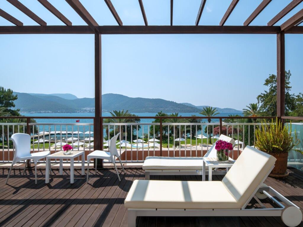 Bodrum’da Doğan Grubunun iki oteli DoubleTree by Hilton oldu