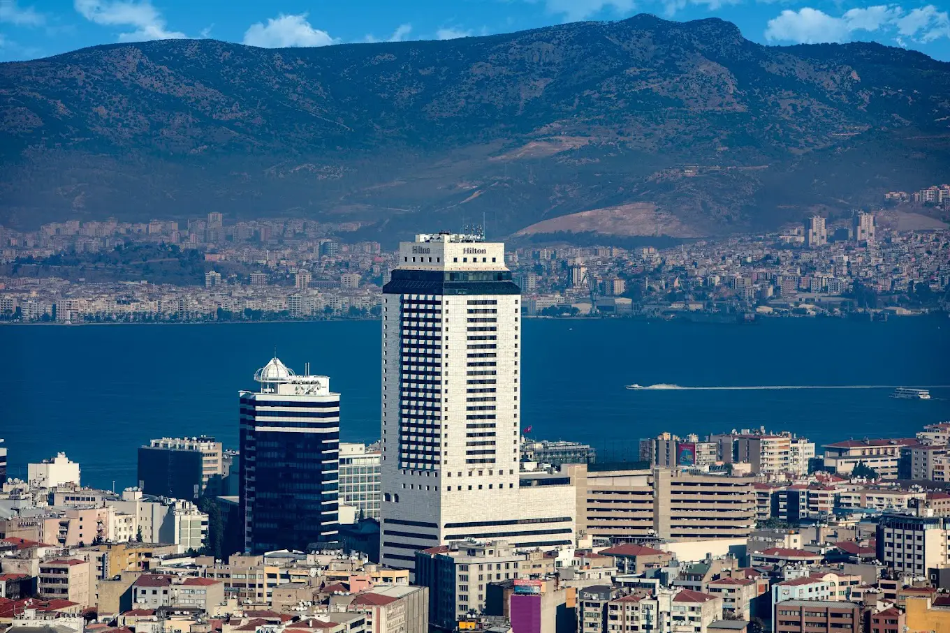 İzmir’in İkonik Oteli İçin Radikal Karar! Turizmciler Endişeli