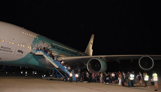 Thomas Cook mağdurları için A380 geldi