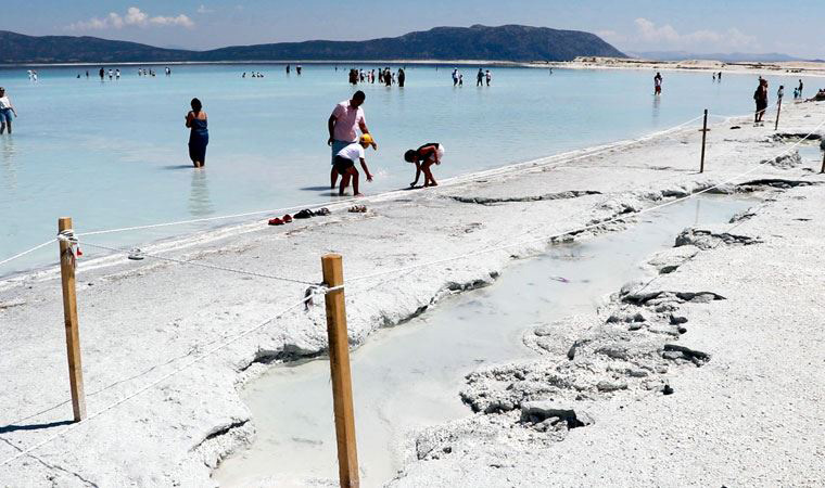 Salda gölü yasaklar