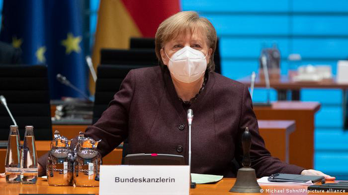 Merkel covid-19 maske