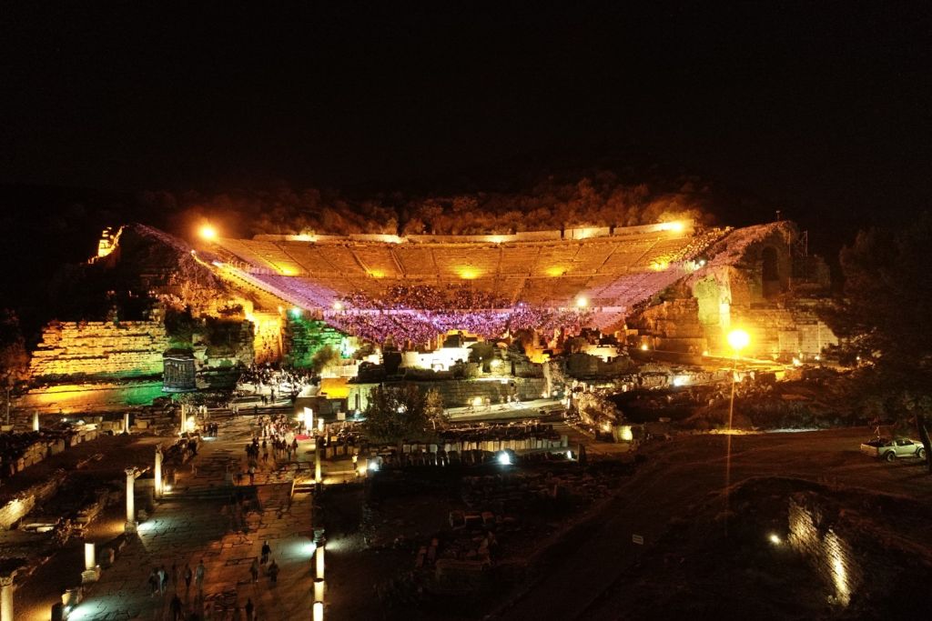 Efes Antik Tiyatro Opera Bale
