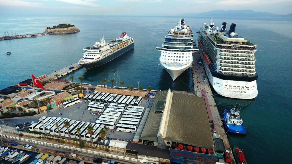 Kuşadası cruise port