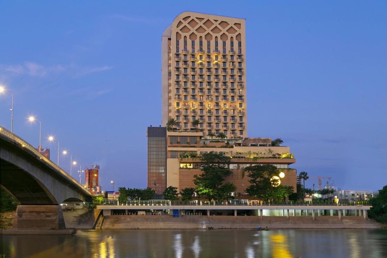 SUN & MOON Riverside Hotel