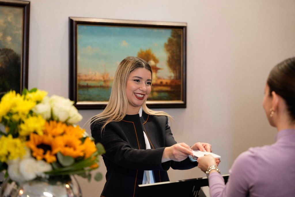 hilton da çalışma