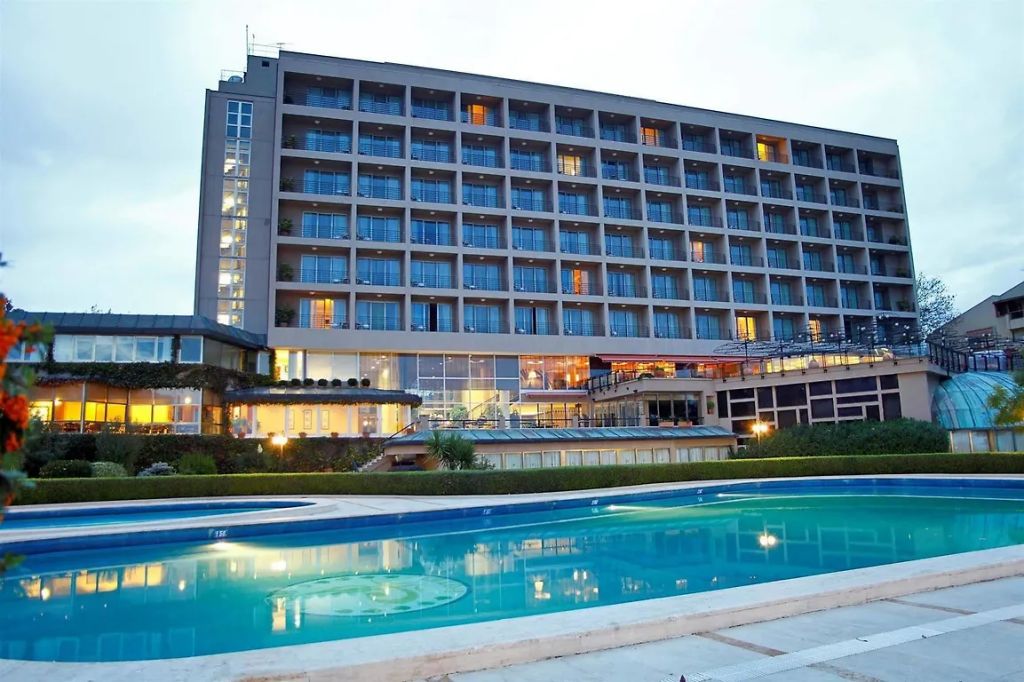 İstanbul Çınar Hotel yıkılıyor