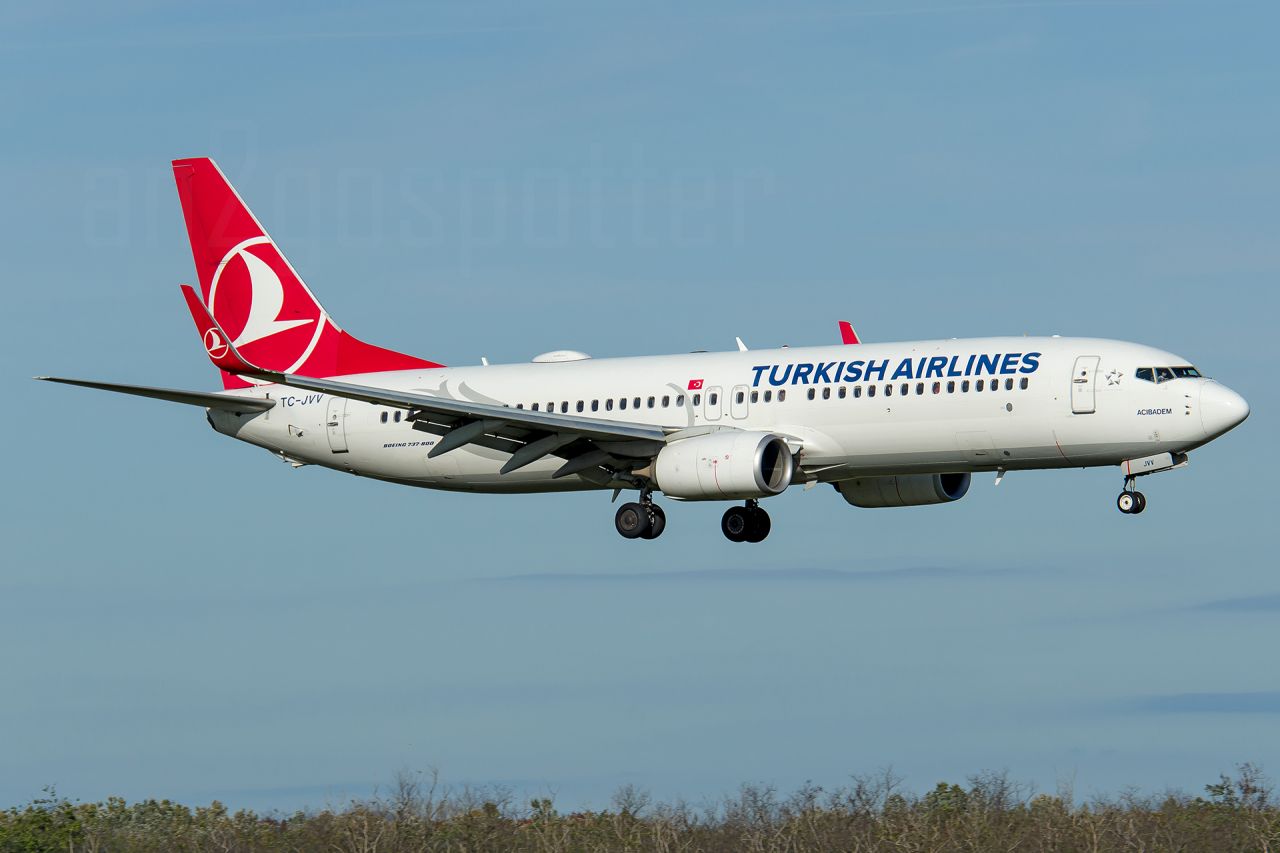 THY B737