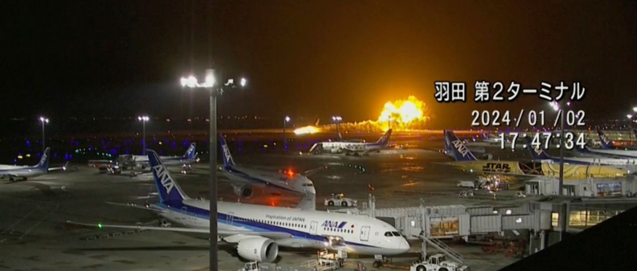 tokyo uçak kazası çarpışma alev topu