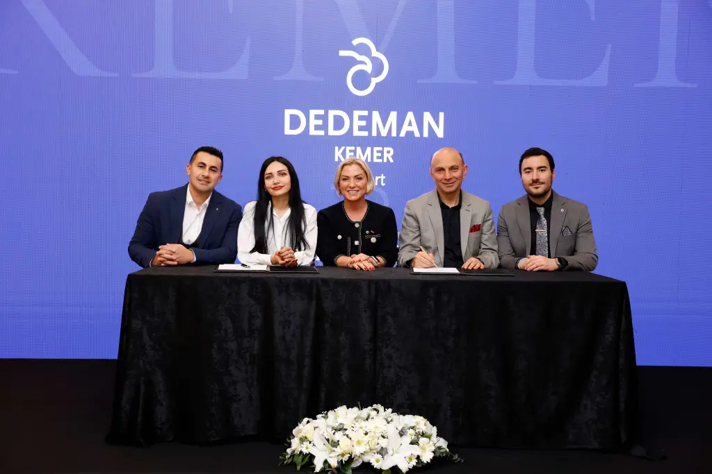 Dedeman Kemer oteliyle Antalya'ya geri dönüyor. Yeni otel için İmzalar atıldı