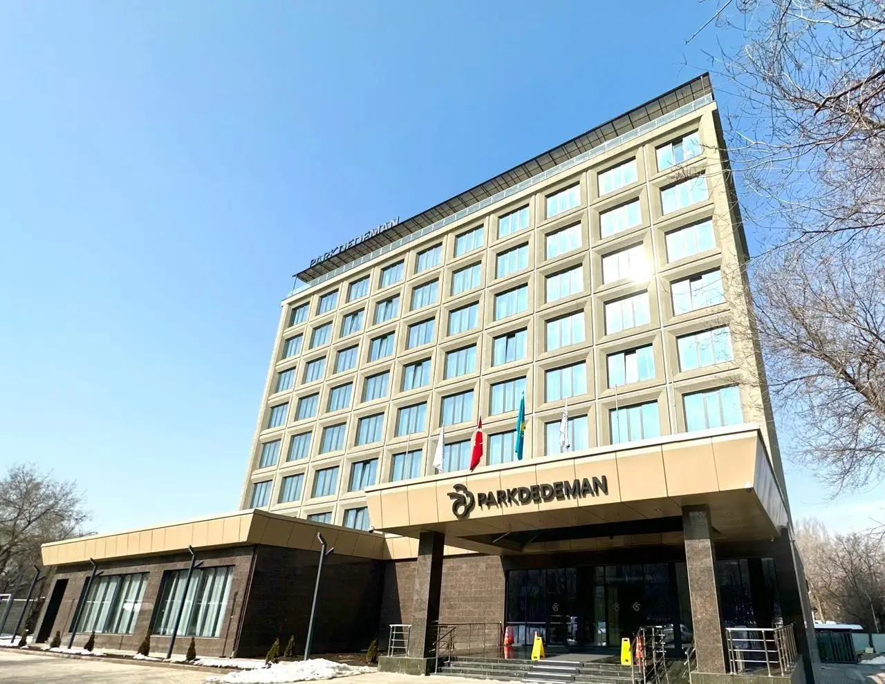 Almati Dedeman otel dış görünüşü