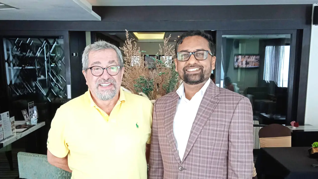 Suat Töre and Jay Sudhakaran met at Mövenpick Hotel Sukhumvit 15 Bangkok