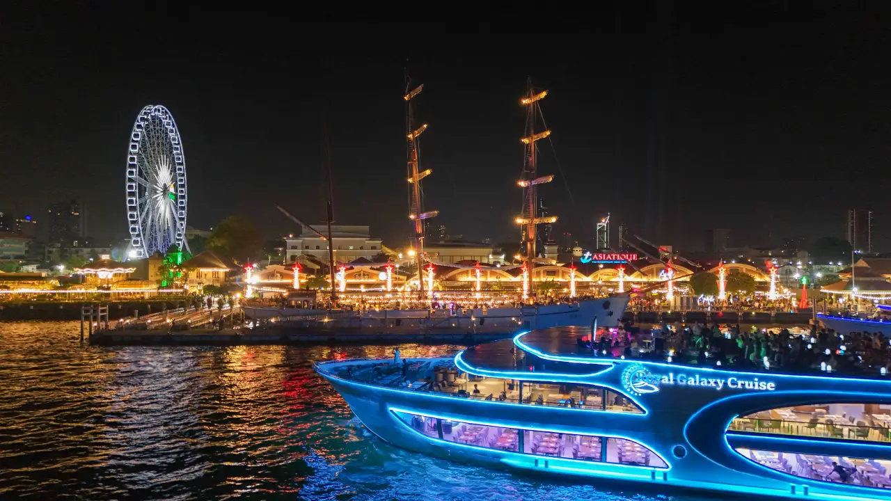 The Royal Galaxy Cruise, Bangkok's newest luxury dinner cruise