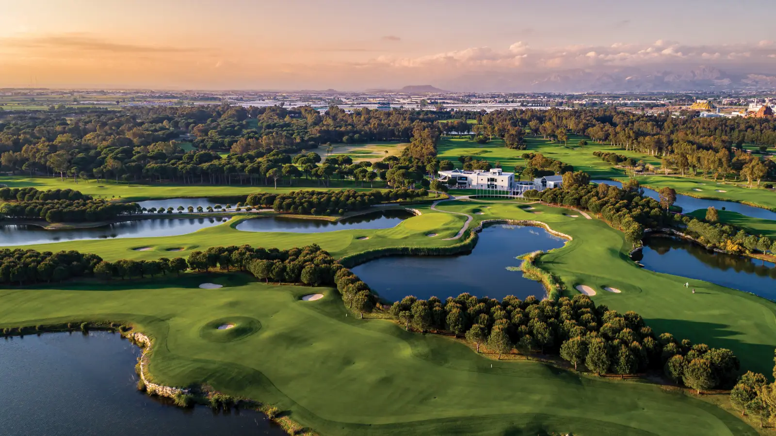 Antalya Golf Klubünün havadan görüntüsü