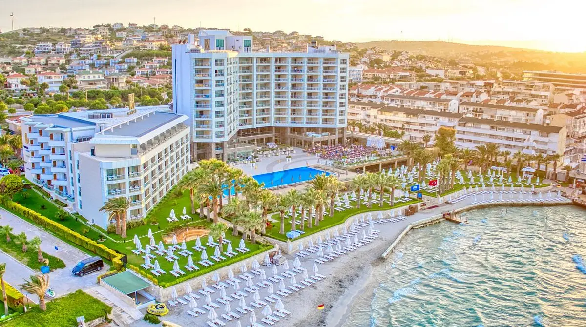 Boyalık Beach Hotel & Spa Çeşme sahil havadan görünüm